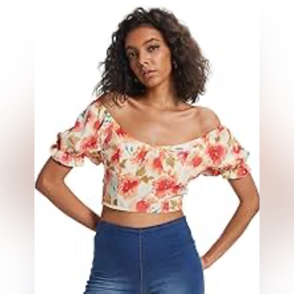 Sonia Betro open back crop top size Medium NWT